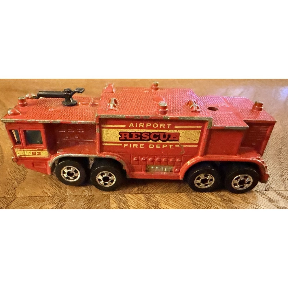 Hot Wheels Vintage 1979 Workhorses Airport Rescue Fire Engine France Red READ